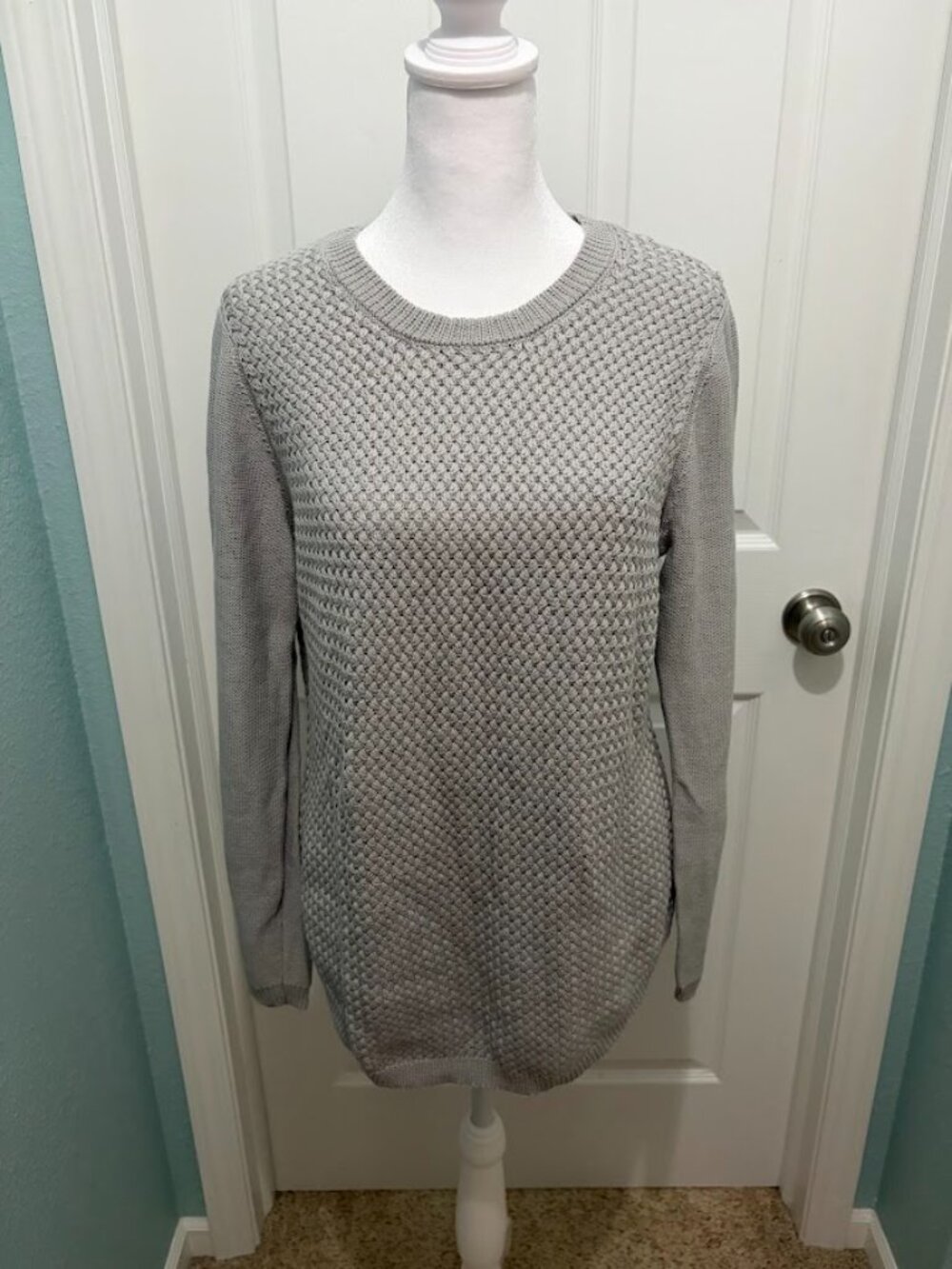 Lety & Me Gray Textured Knit Sweater Women’s Medium Elbow Patch - Picture 3 of 7
